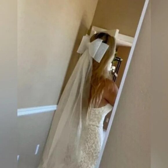 Wedding veil with bow 💕💕🩷 - Picture 7 of 7